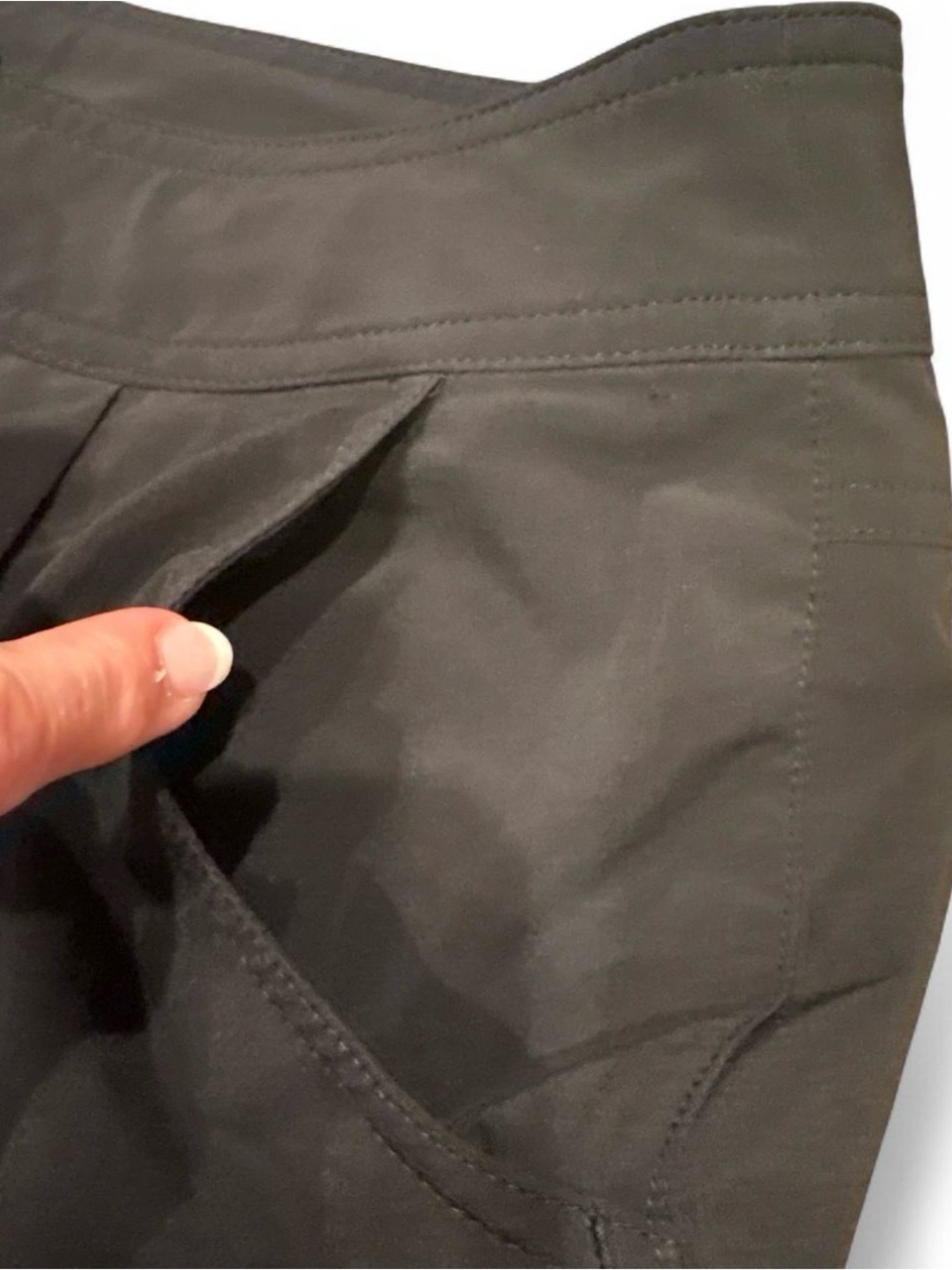 Athleta Black Athletic Shorts with Front Pockets - Picture 3 of 7
